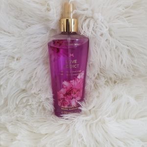 Victoria  Secret Love Addict Mist
